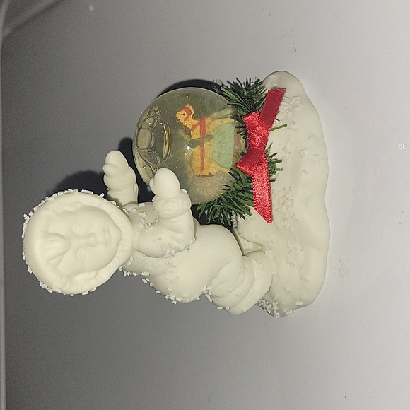 Holiday Christmas Figurine - Picture 2 of 4